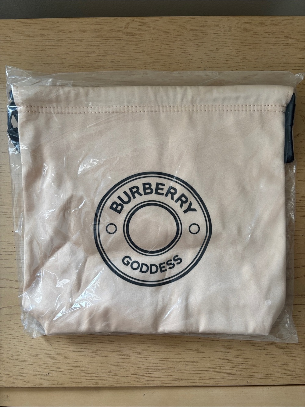 BNIB  ⚜️Burberry Goddress pale peach Pink Goddess dust bag drawstring pouch